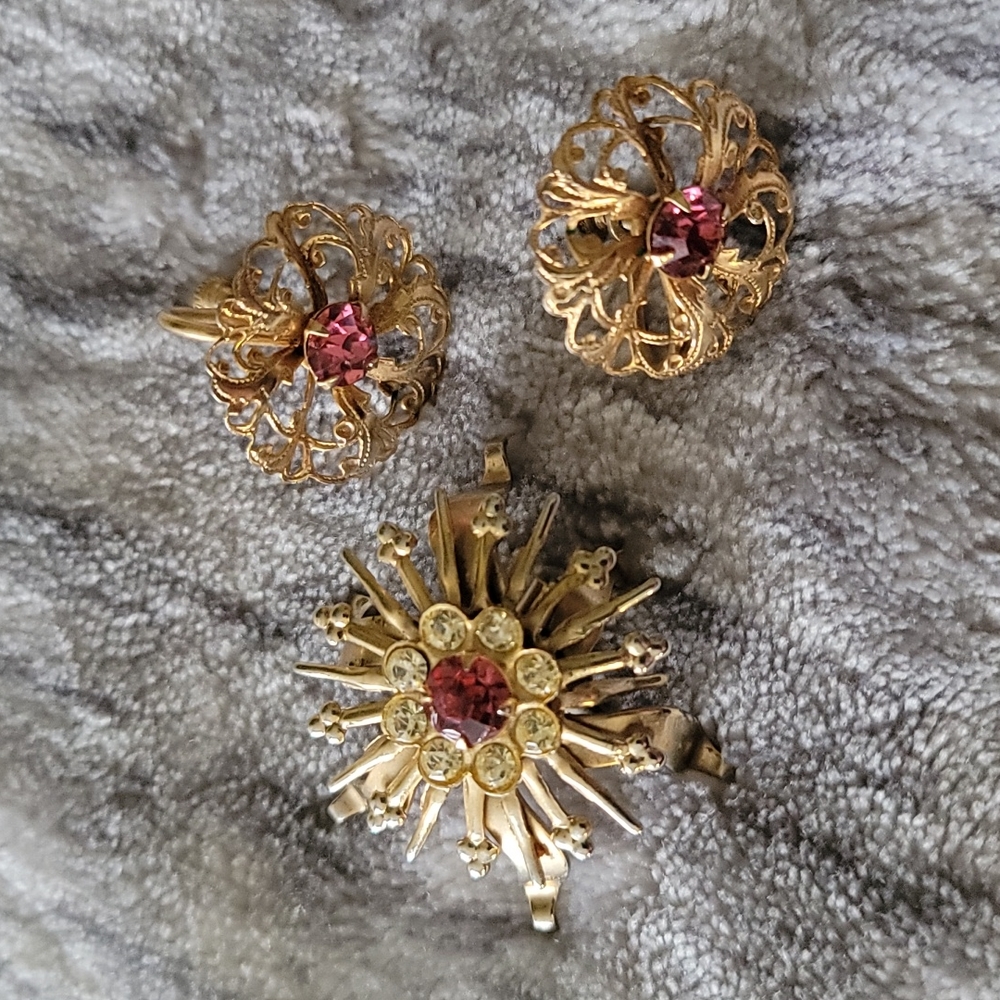 Vintage brooch or pendant with earrings